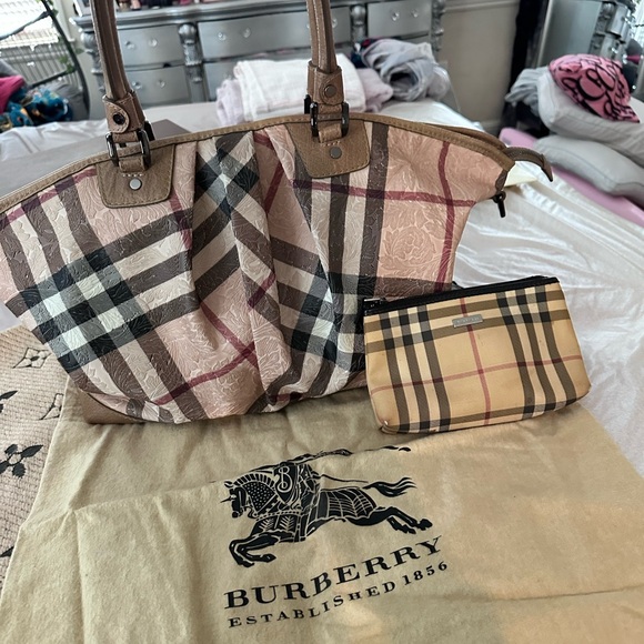 Burberry NovaCheck Embossed Floral Bag authentic - Picture 10 of 16